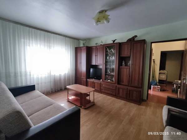 Vand apartament 2 camere et 1 Bacau zona Zimbru