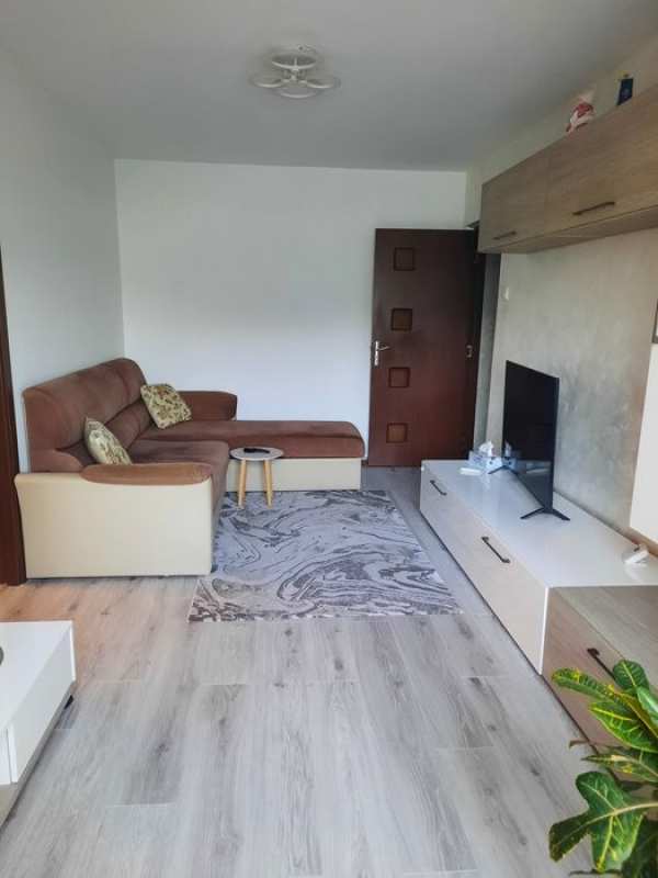 Apartament 3 camere de vanzare
