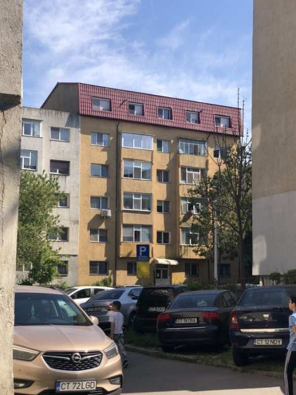 Apartament 2 camere  numai pe termen lung zona dacia / hasdeu,gaze