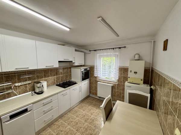 Apartament 3 camere de inchiriat