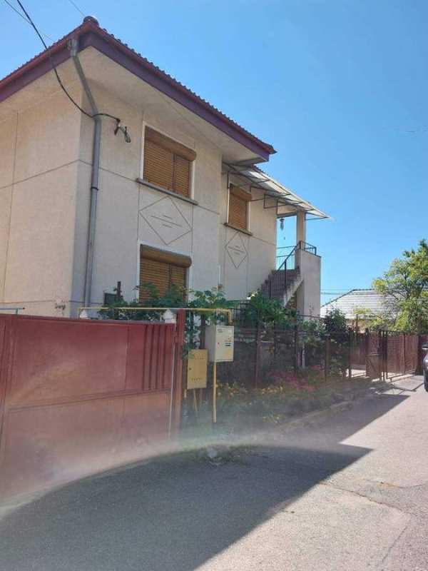Vand Casa in  Deva