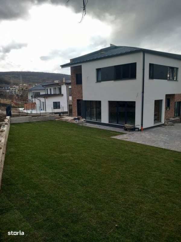 Casa tip duplex 4 camere, 158mp, teren 300mp, zona Manastur