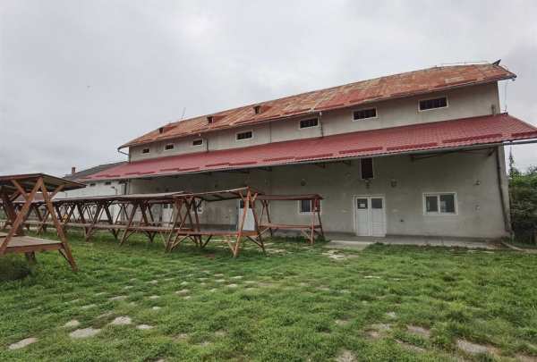 Clădire industrială  și teren aferent în Sângeorgiu de Pădure