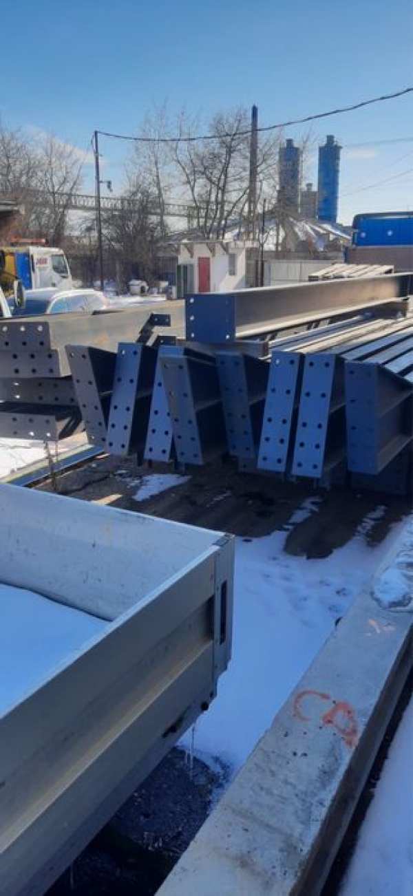 Hala metalica de vanzare