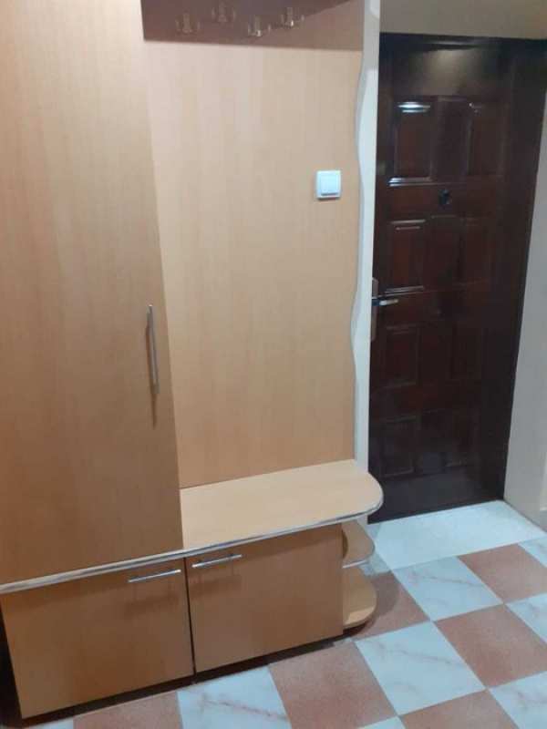 Ofer spre închiriere garsonieră
