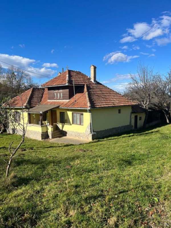 Casa de vanzare in zona Bran Predelut Tohanita pret 135000€ negociabil