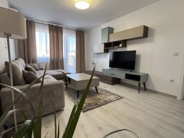 Chirie apartament cu 2 camere decomandat