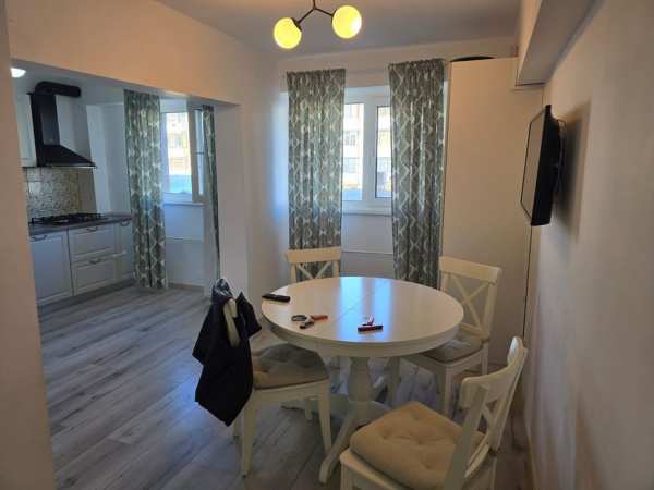 Inchiriez sau vand apartament