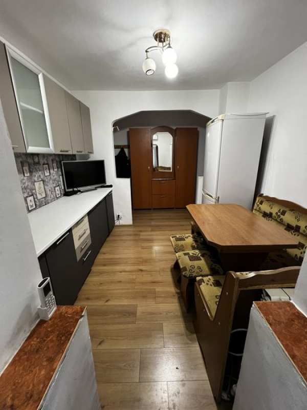 Inchiriez apartament 2 camere