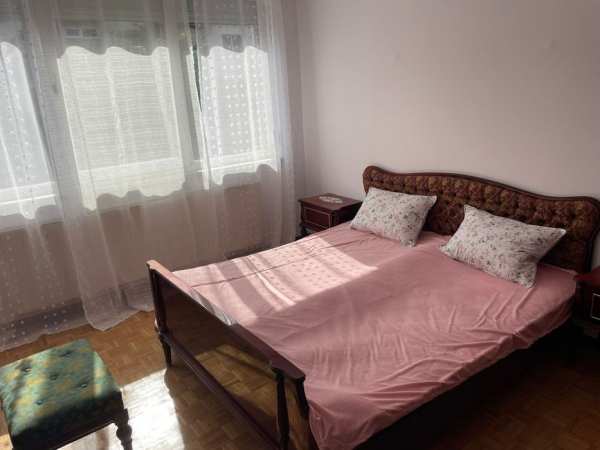 Vând apartament cu 4 camere in ORȘOVA