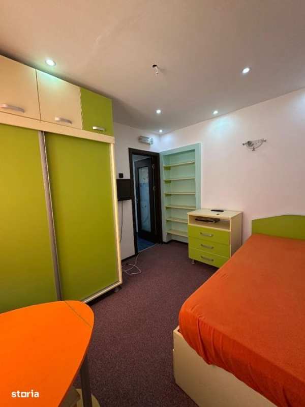 Apartament cu 2 camere, localizat în zona centrală a orașului.