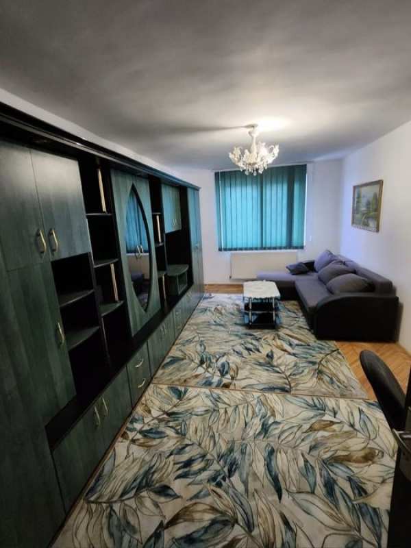 Vand sau schimb apartament cu trei camera