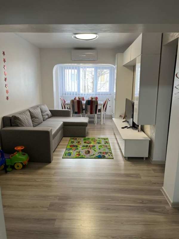 Vand Apartament  Navodari 3 camere, Etaj2 mobilat/utilat