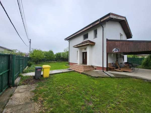 Vila renovata in Teghes 4 camere