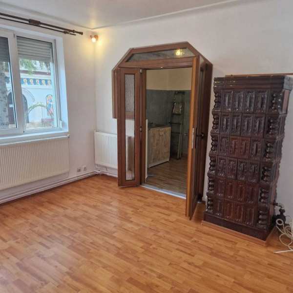 Apartament ultracentral 3 camere ,Sacueni,Bihor