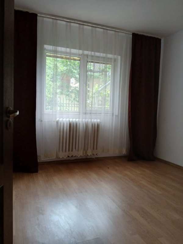 Garsoniera  decomandata ultracentrala in bloc de apartamente