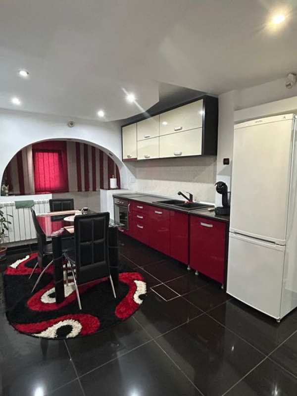 Apartament 2 camere complet mobilat și utilat