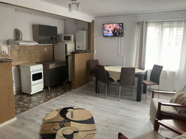 In chiriez Apartament