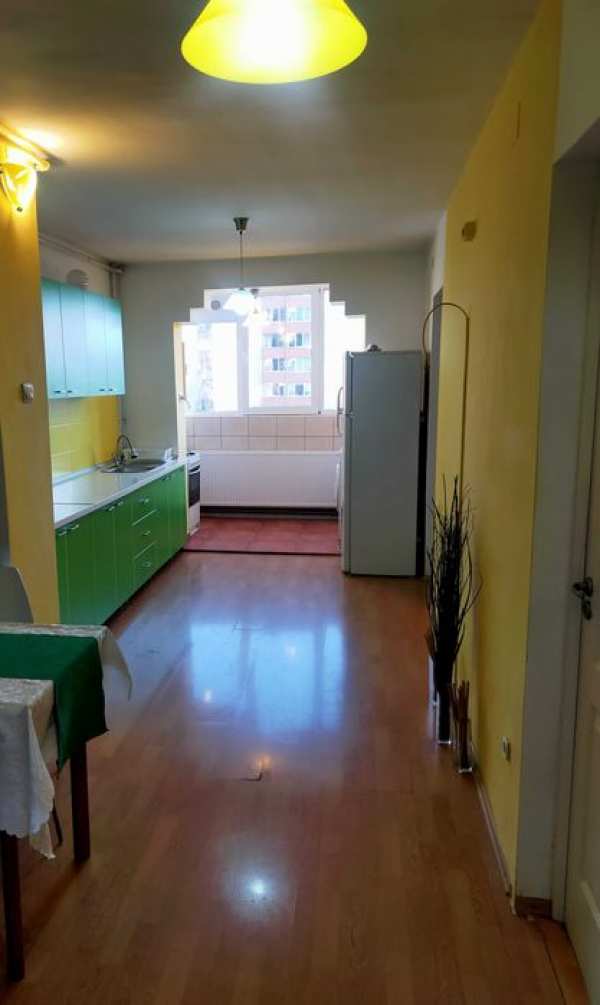 Apartament 3 camere -de inchiriat - Bld. Vlahuta centru