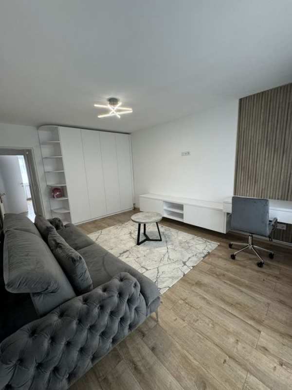 Închiriez apartament două camere zona Unirii Tg- Mureș | Etaj 3/4