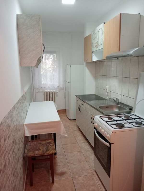 Închiriez apartament 2 camere