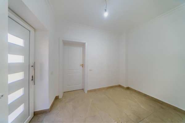 Vand apartament/spatiu comercial doua camere zona ultracentrala