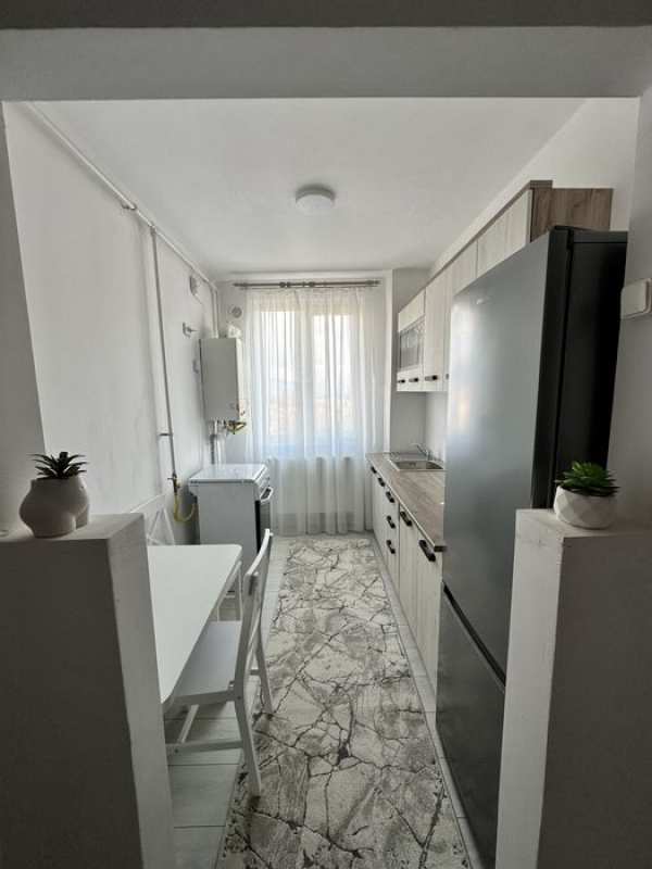 Inchiriez apartament 2 camere