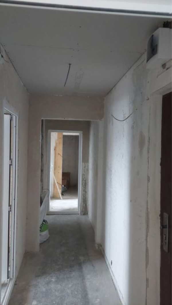 Apartanent de vanzare!