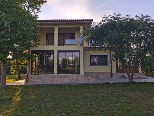 Casa de vanzare in Movilita 2000 mp teren