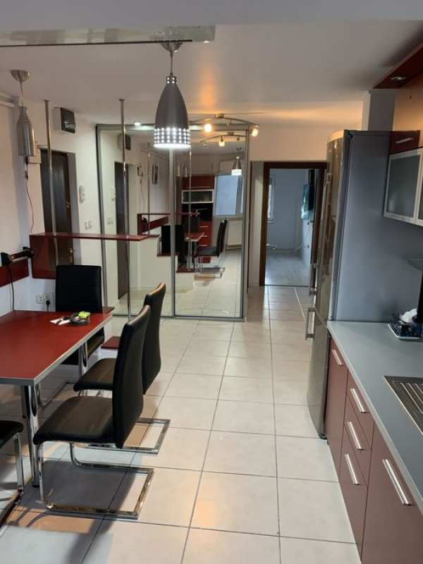 Apartament 3 camere de inchiriat central piata