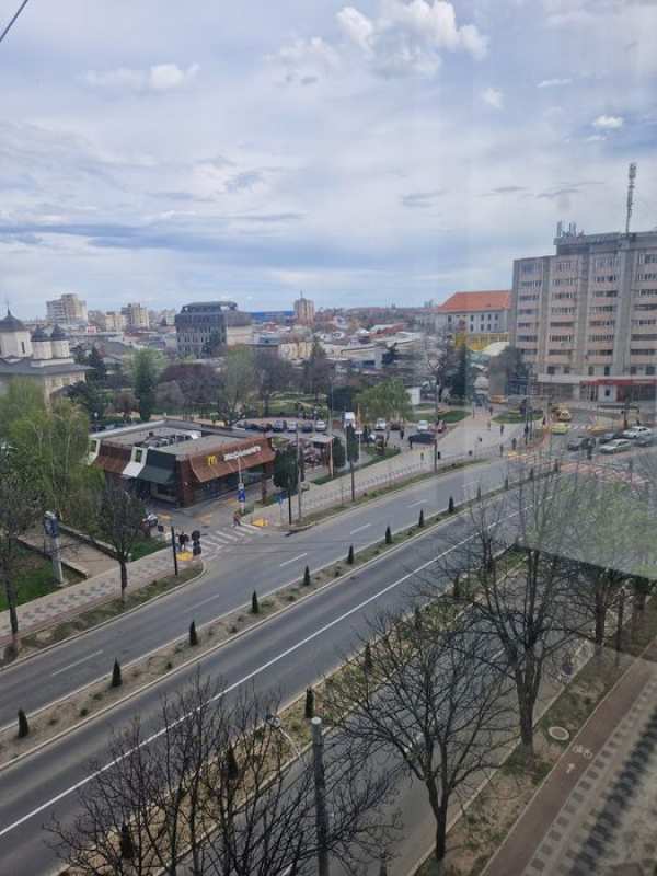 Apartament cu 3 camere