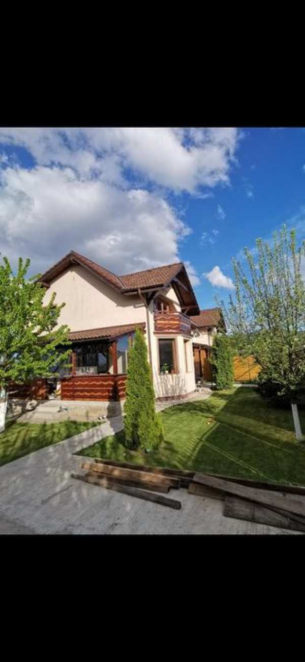 Proprietar, vând casă - Tărlungeni