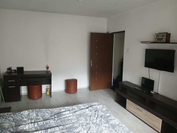 Persoana Fizica Inchiriez Apartament cu o Camera la Gară Billa