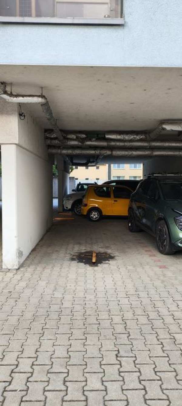 Vând/Închiriez loc de parcare Bl. Via Romana