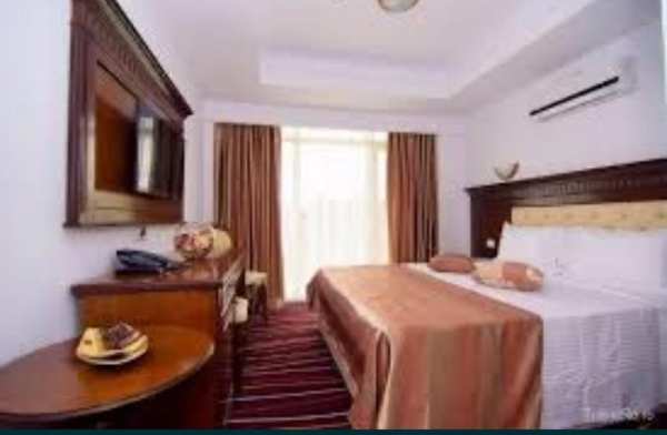 Inchiriez Hotel  21 camere în Mamaia nord  Maryna bay