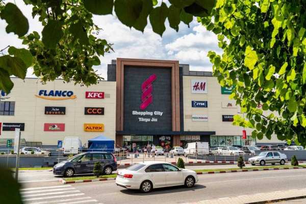 Garsonieră Exact la Mall etaj 3.
