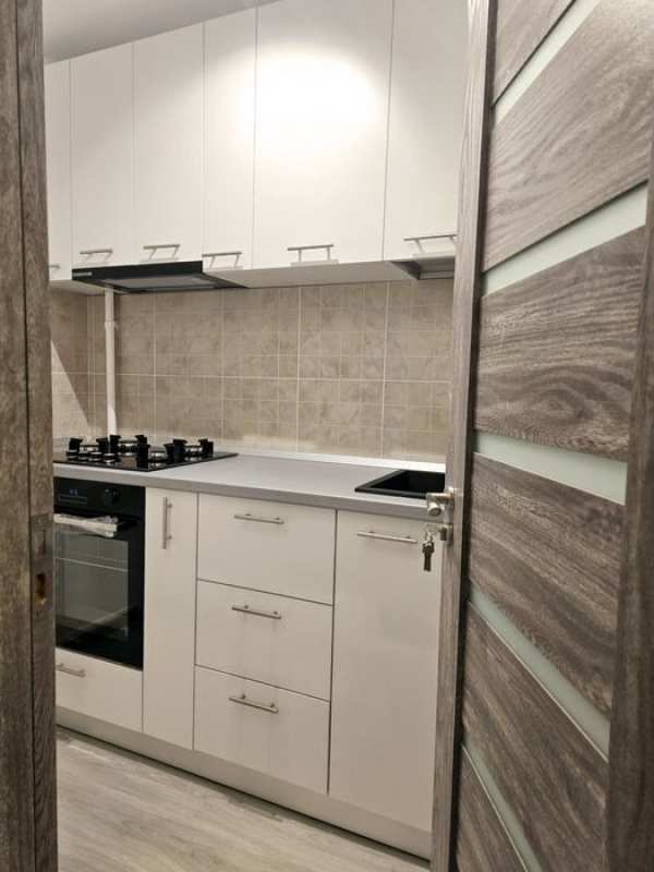 Proprietar vand garsoniera renovata