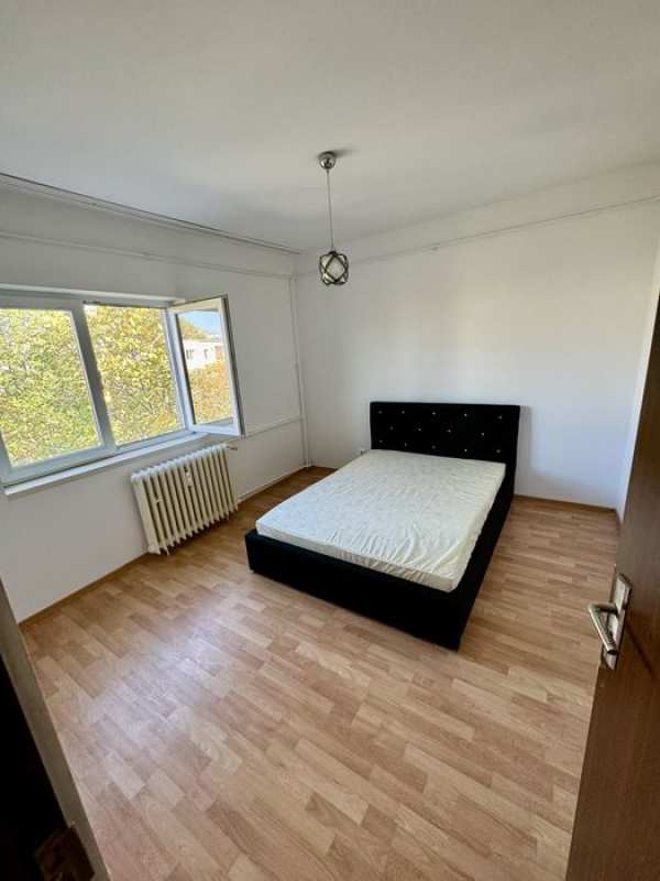 Chirie Nord aleea Catinei apartament 3 camere renovat complet