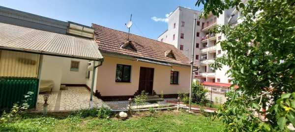 Casă 2 camere, terasa,baie,anexe