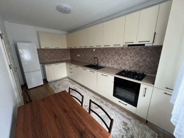 Vand apartament 3 camere compozitorii