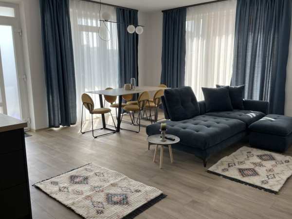 Apartament 3 camere, mobilat, finasat, parcare, zona linistita Spitalu