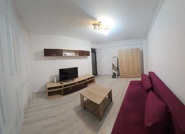 Apartament 3 camere de inchiriat