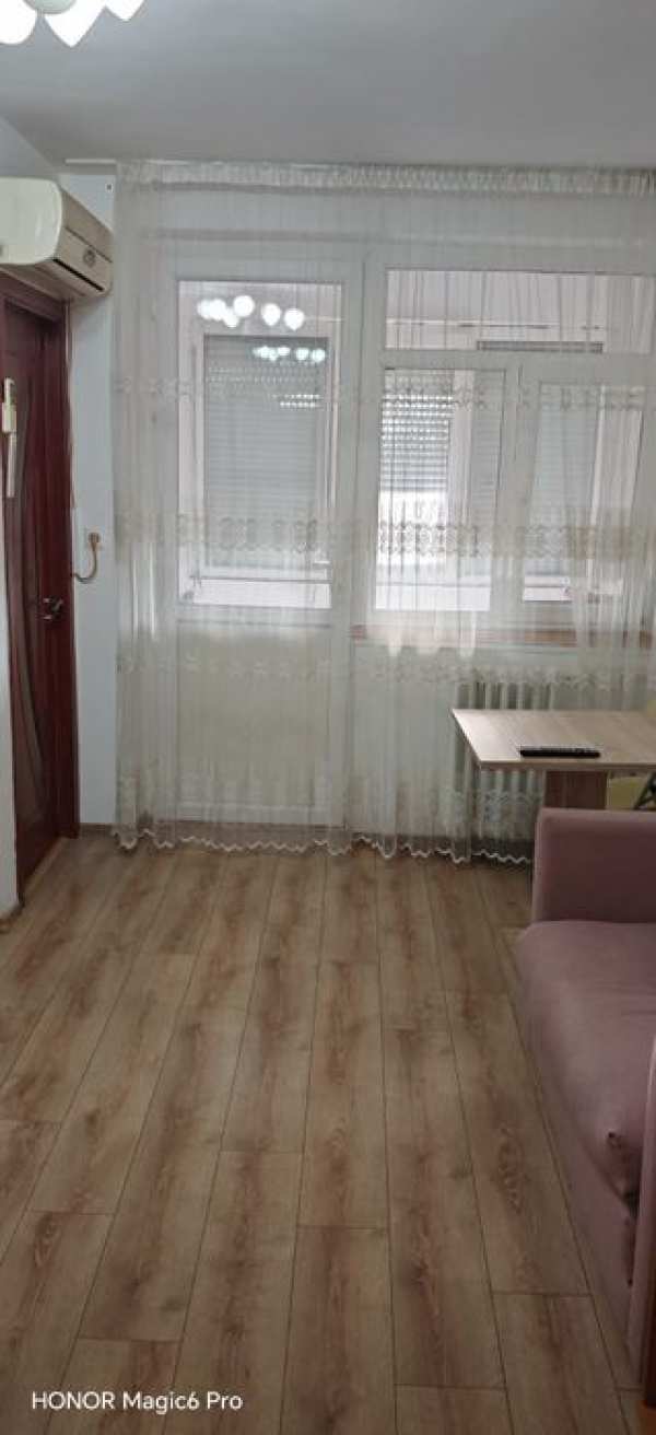 Proprietar vând garsonieră G1 Brazda