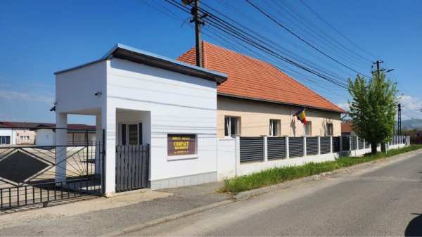 Inchiriez spatii industriale si birouri