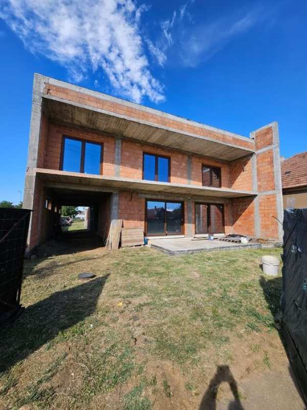 Proprietar vând casa în Sânnicolau Mic