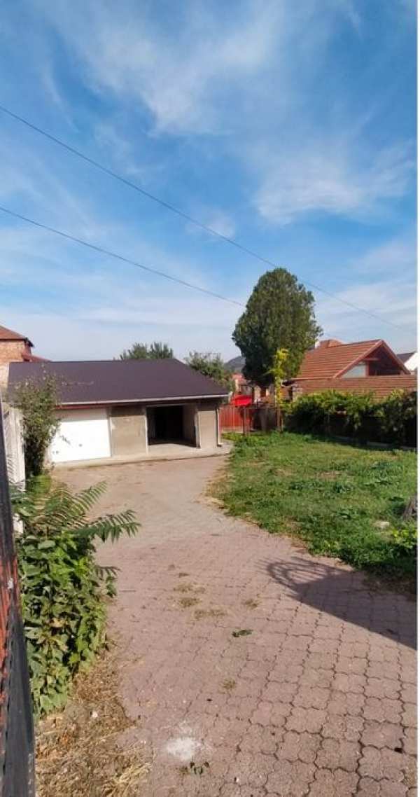 Vând garaj și teren ultracentral