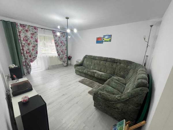 Apartament 3 camere super spatios SLANIC MOLDOVA