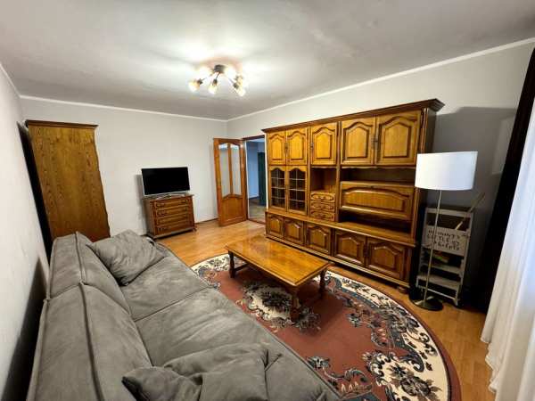 Apartament 4 Camere de Inchiriat zona Uzina Electrica