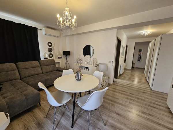 Proprietar,vand apartament 2 cam. decomandat zona Eso/Giroc,
