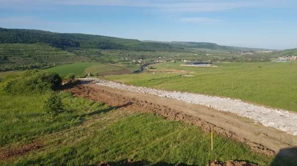 Vand  3700 mp in Radaia (CJ) intravilan  ,CF, cu PUZ,parcelabil